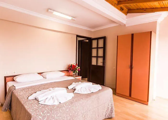 Hanedan 3* Foça